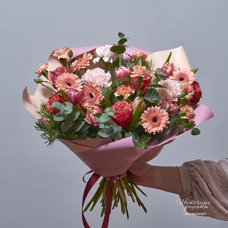 Букет «Прекрасная Маркиза» из пионовидных тюльпанов, роз и гербер, фото 2