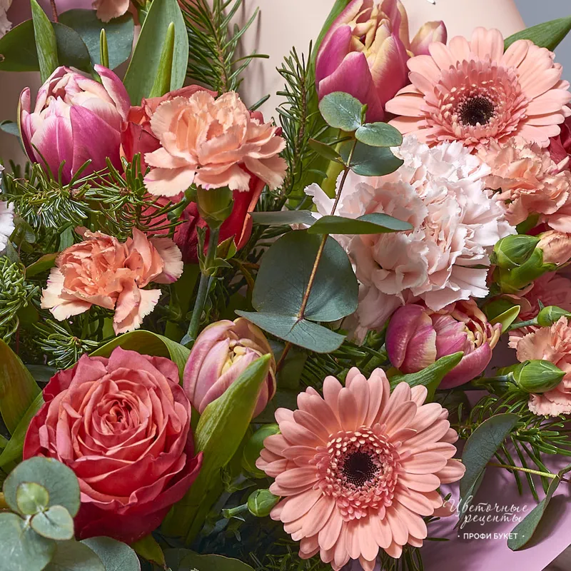 Букет «Прекрасная Маркиза» из пионовидных тюльпанов, роз и гербер, фото 4