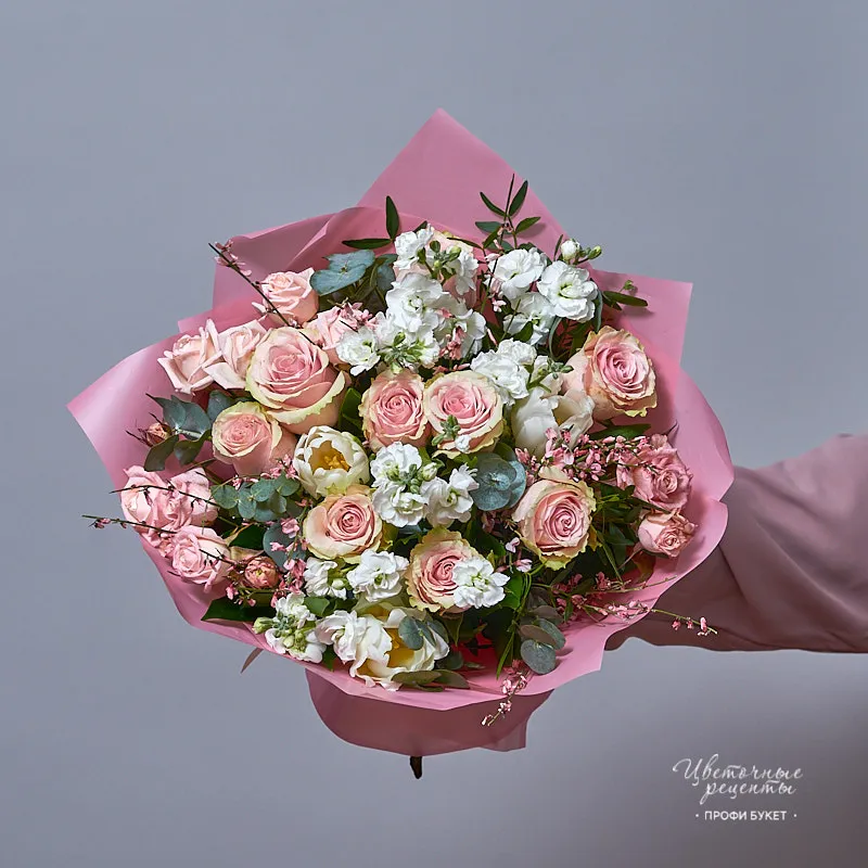 Букет "Светлые мечты" из пионовидных роз, роз Фрутетто и маттиолы, фото 3