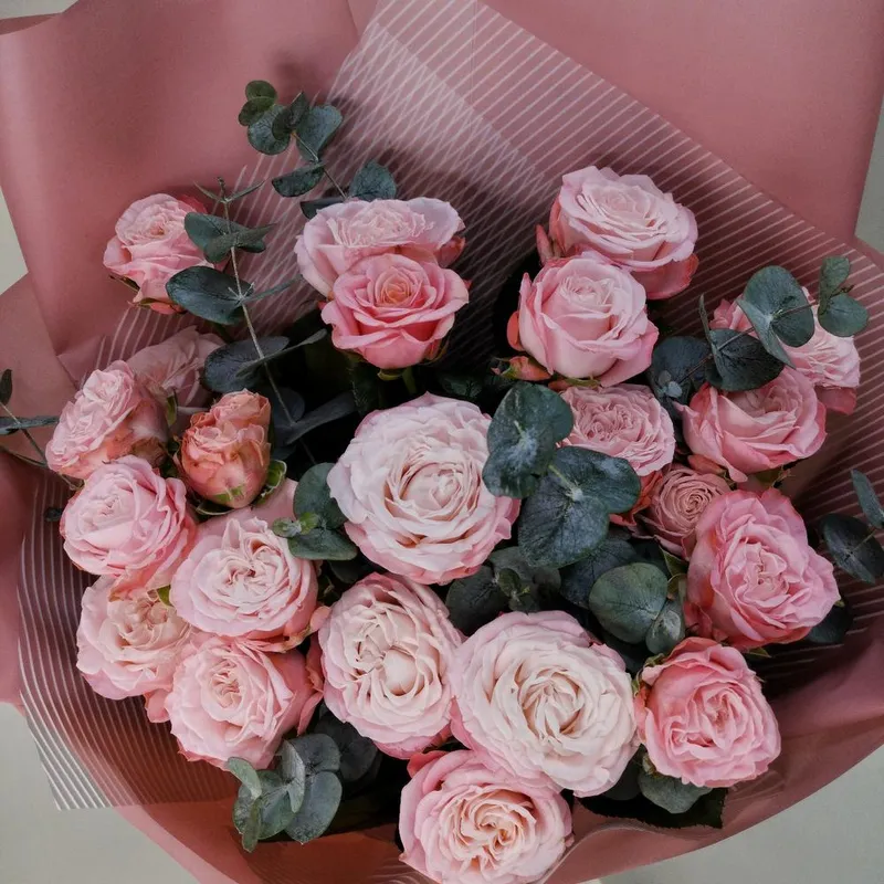 Букет из очаровательных пионовидных роз «Мадам Бомбастик», фото 3