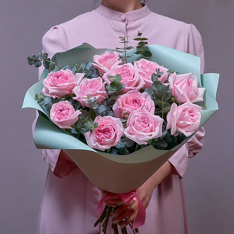 Букет из ароматных пионовидных роз и эвкалипта, фото 2