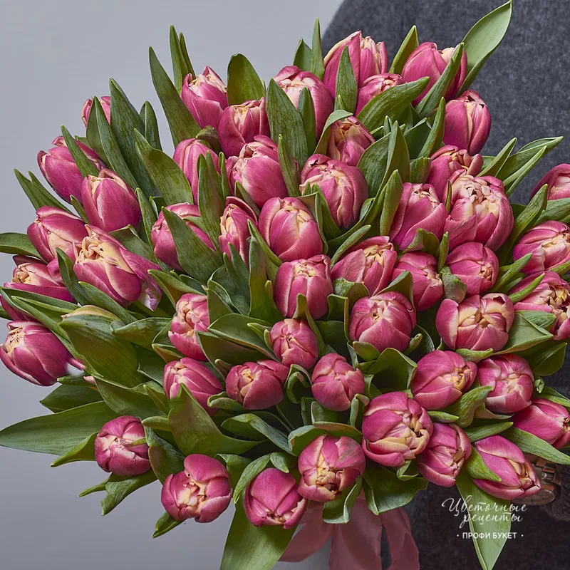 Букет из 49 роскошных пионовидных тюльпанов "Колумбус", фото 2