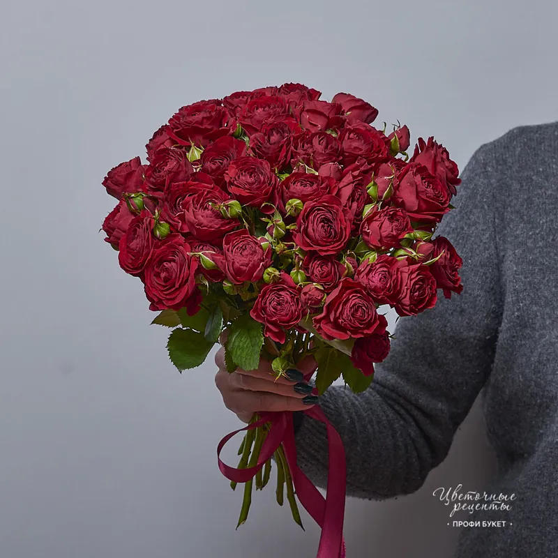 Букет из пионовидных кустовых роз Рэд баблз, фото 2