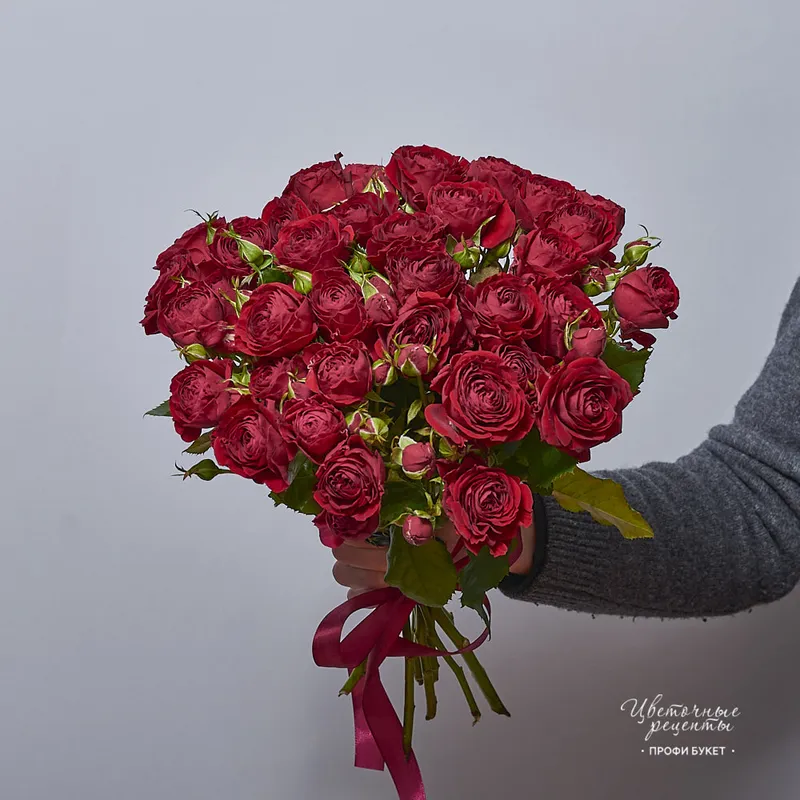 Букет из пионовидных кустовых роз Рэд баблз, фото 4