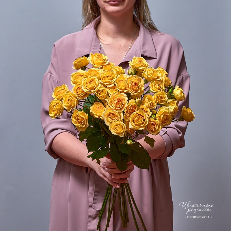 Монобукет из ярко-желтых кустовых роз, фото 1