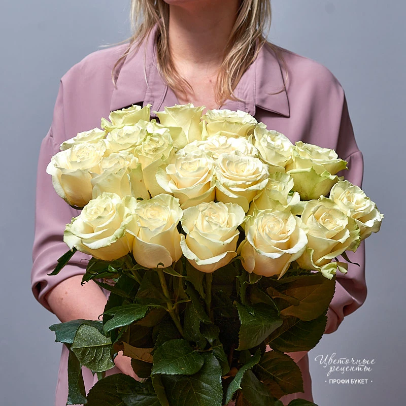 Монобукет из пионовидных белых роз Мондиаль, фото 2