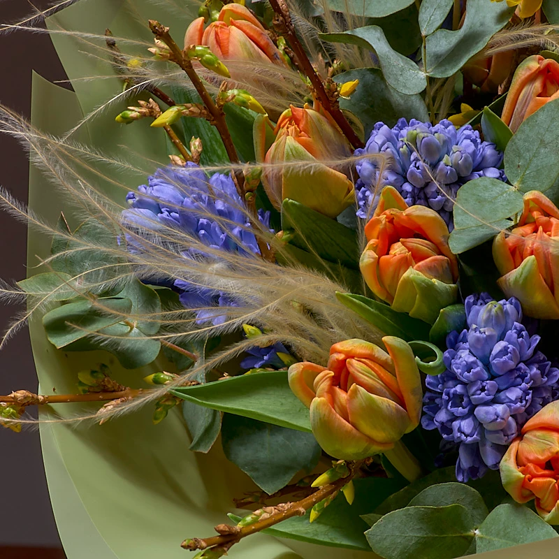 Весенний букет из тюльпанов и гиацинтов, фото 3
