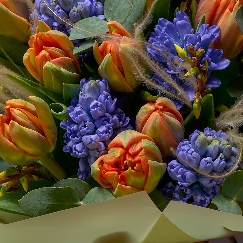 Весенний букет из тюльпанов и гиацинтов, фото 4