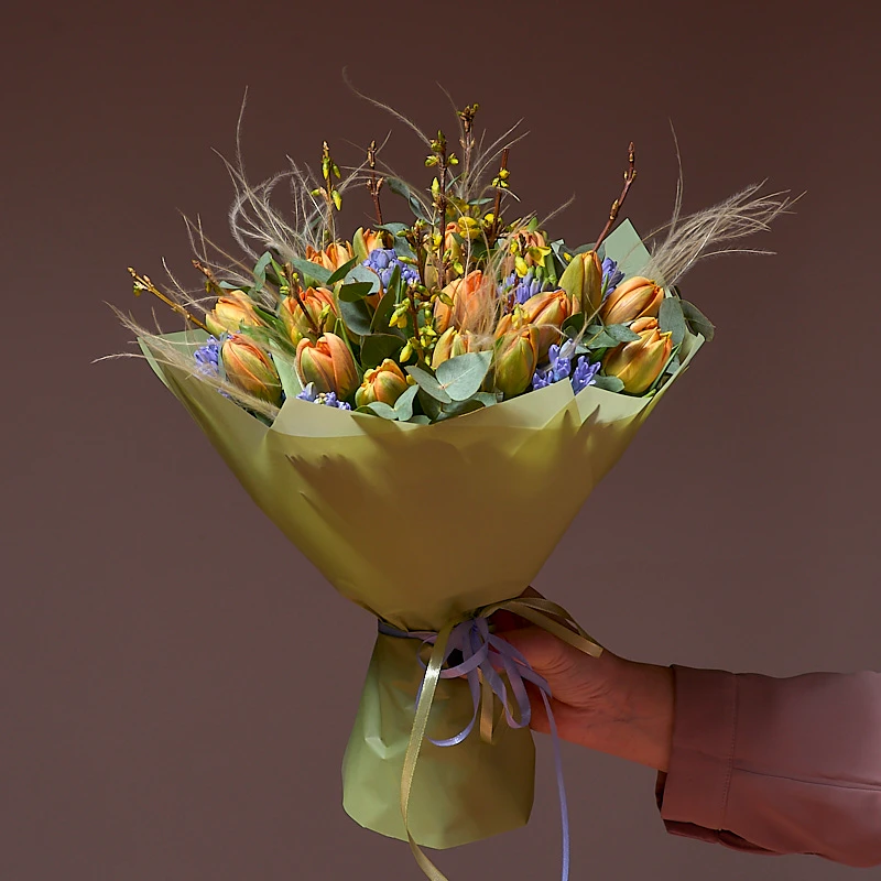Весенний букет из тюльпанов и гиацинтов, фото 6