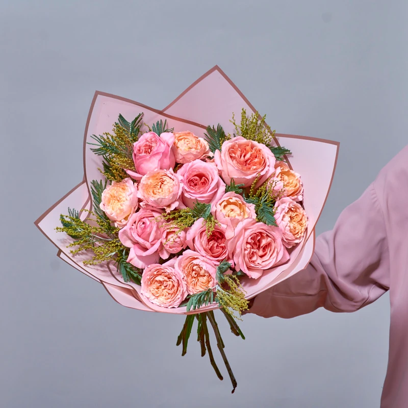 Букет из пионовидных кустовых и одноголовых роз, фото 2