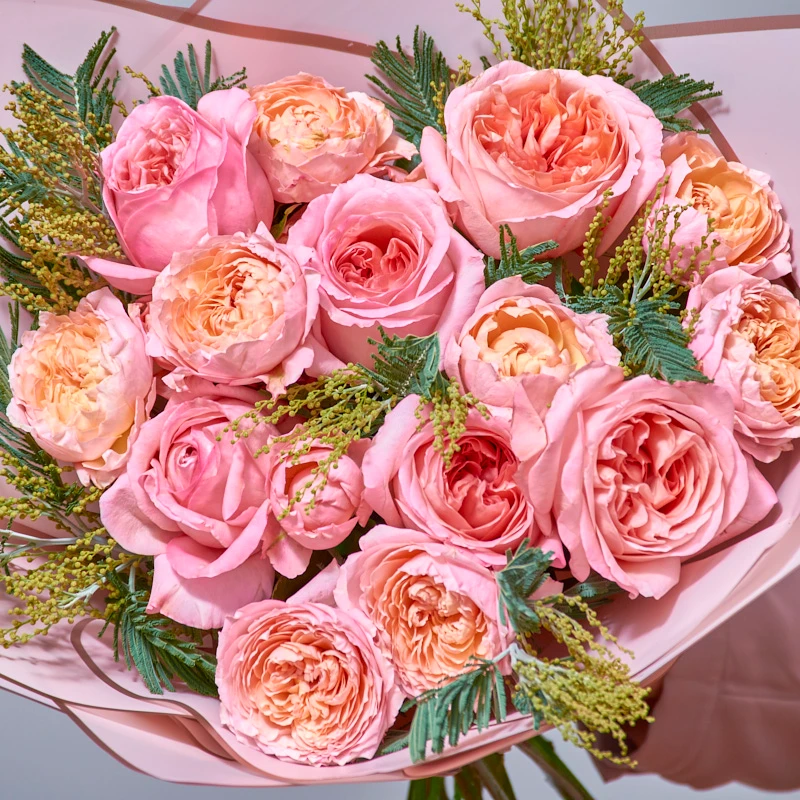 Букет из пионовидных кустовых и одноголовых роз, фото 3