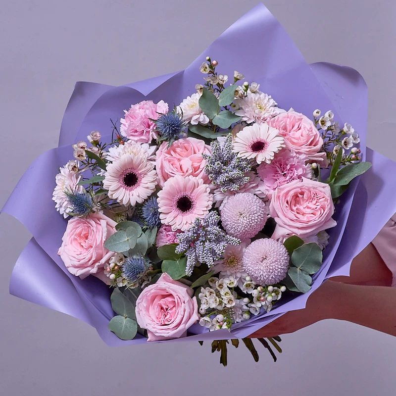 Букет из ароматных пионовидных роз, гербер и вероники, фото 3